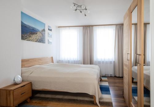 Zimmer geht vom Flur ab