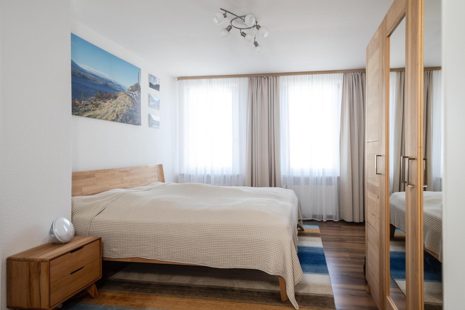Zimmer geht vom Flur ab