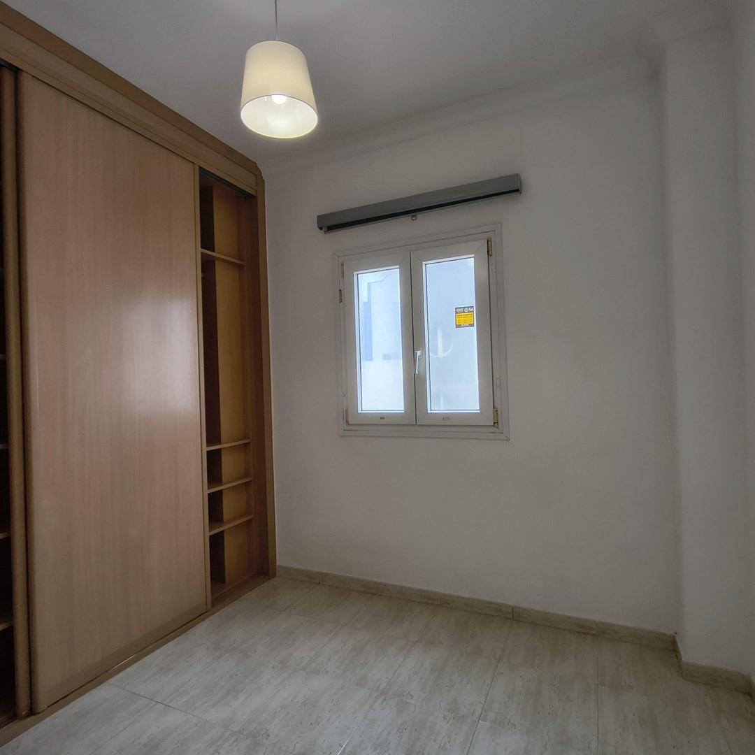 2. Schlafzimmer, Flur links