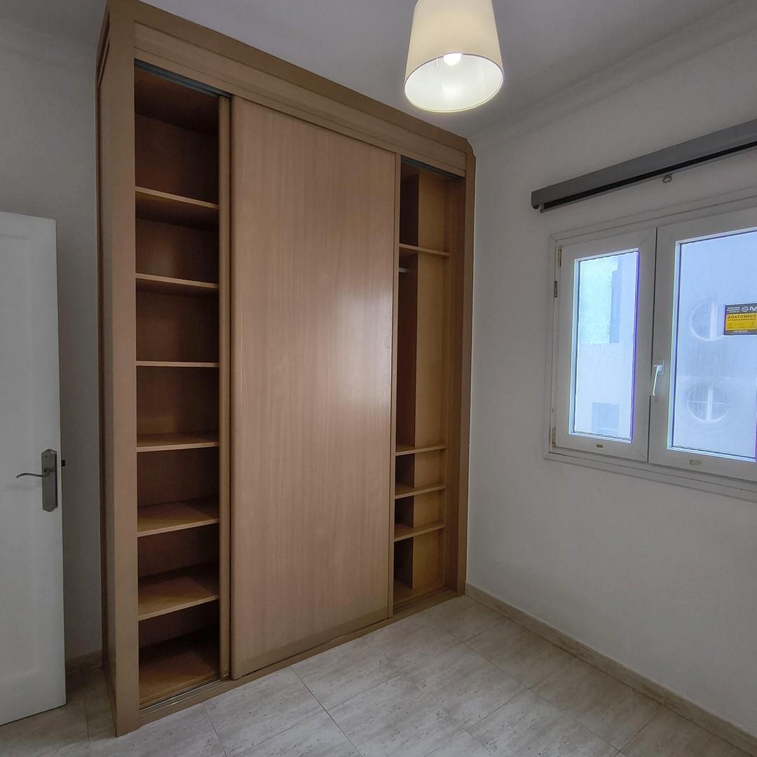 2. Schlafzimmer, Flur links