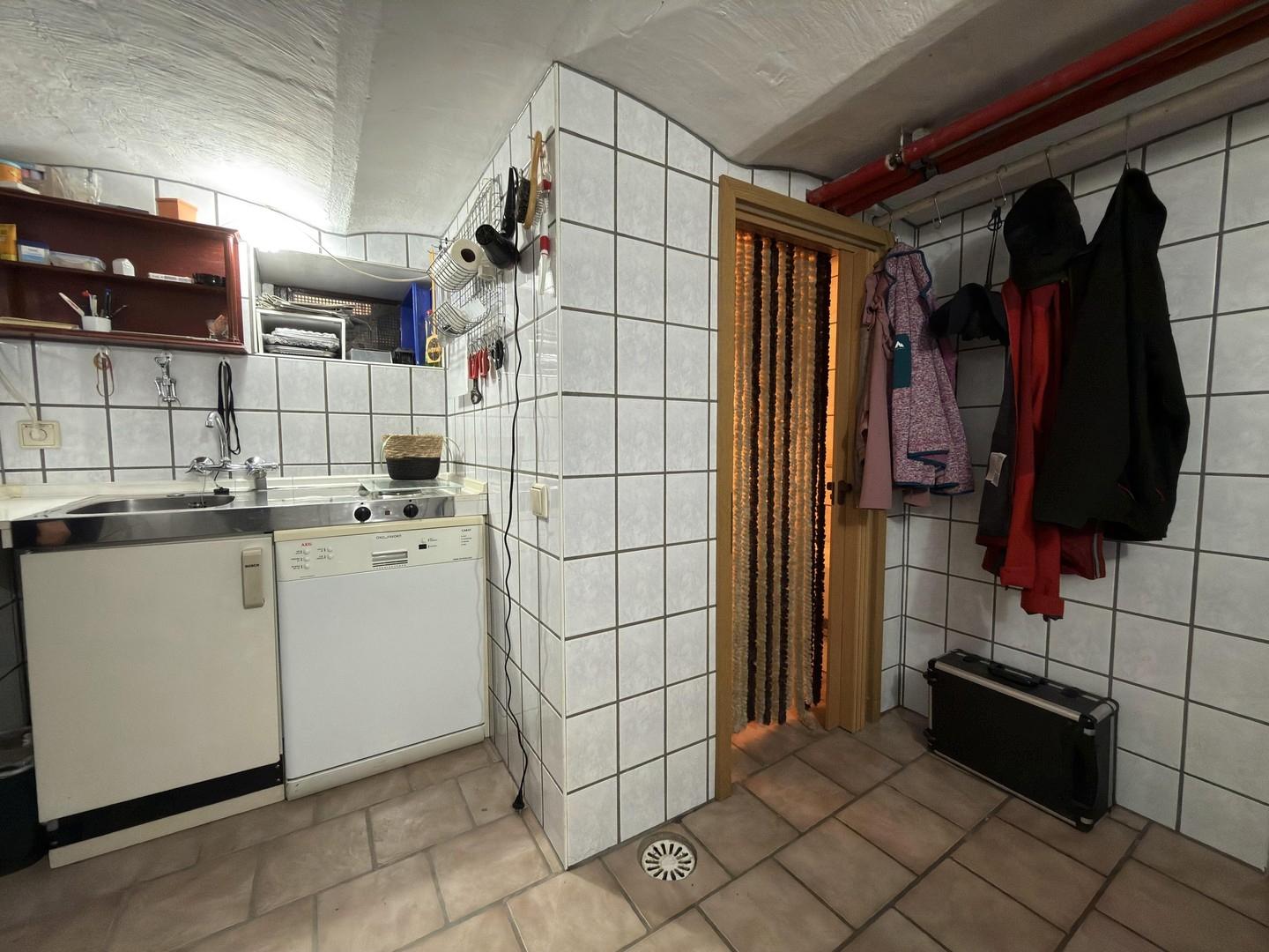 Miniküche und WC im KG