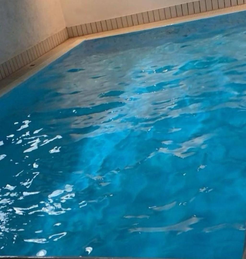 Pool mit Wasser