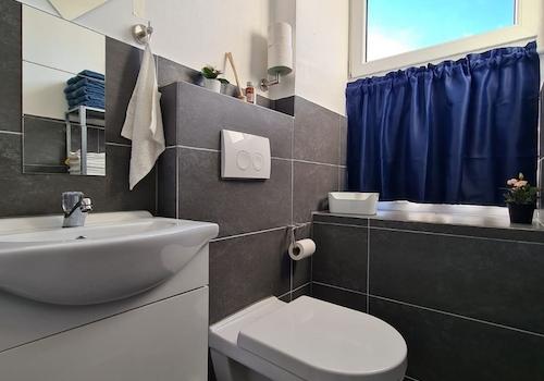 Separate Tageslichttoilette