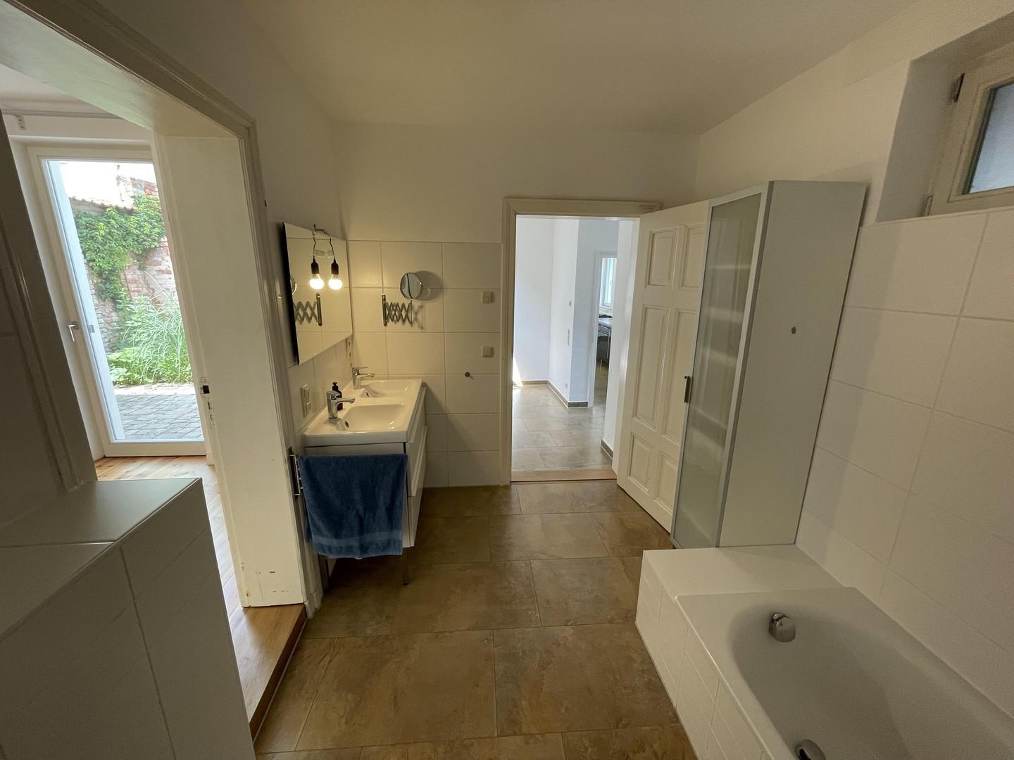 Wannenbad im EG