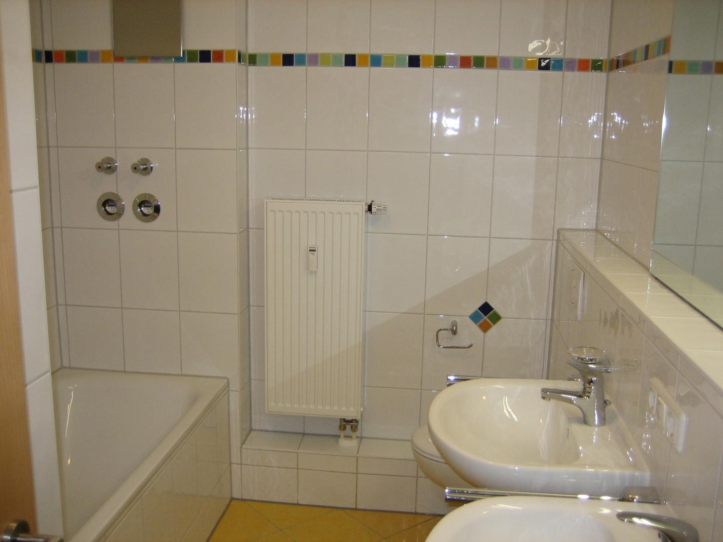 Bad | 2 Waschtische, WC, etc.