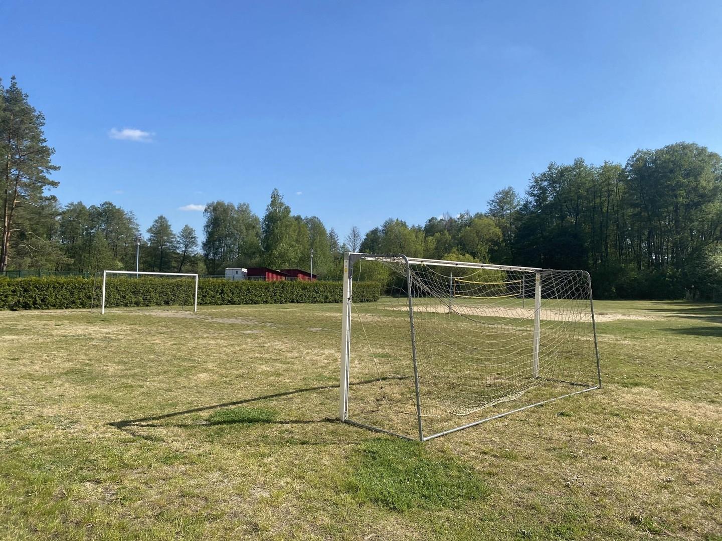 Fußball und Beachvolleyball