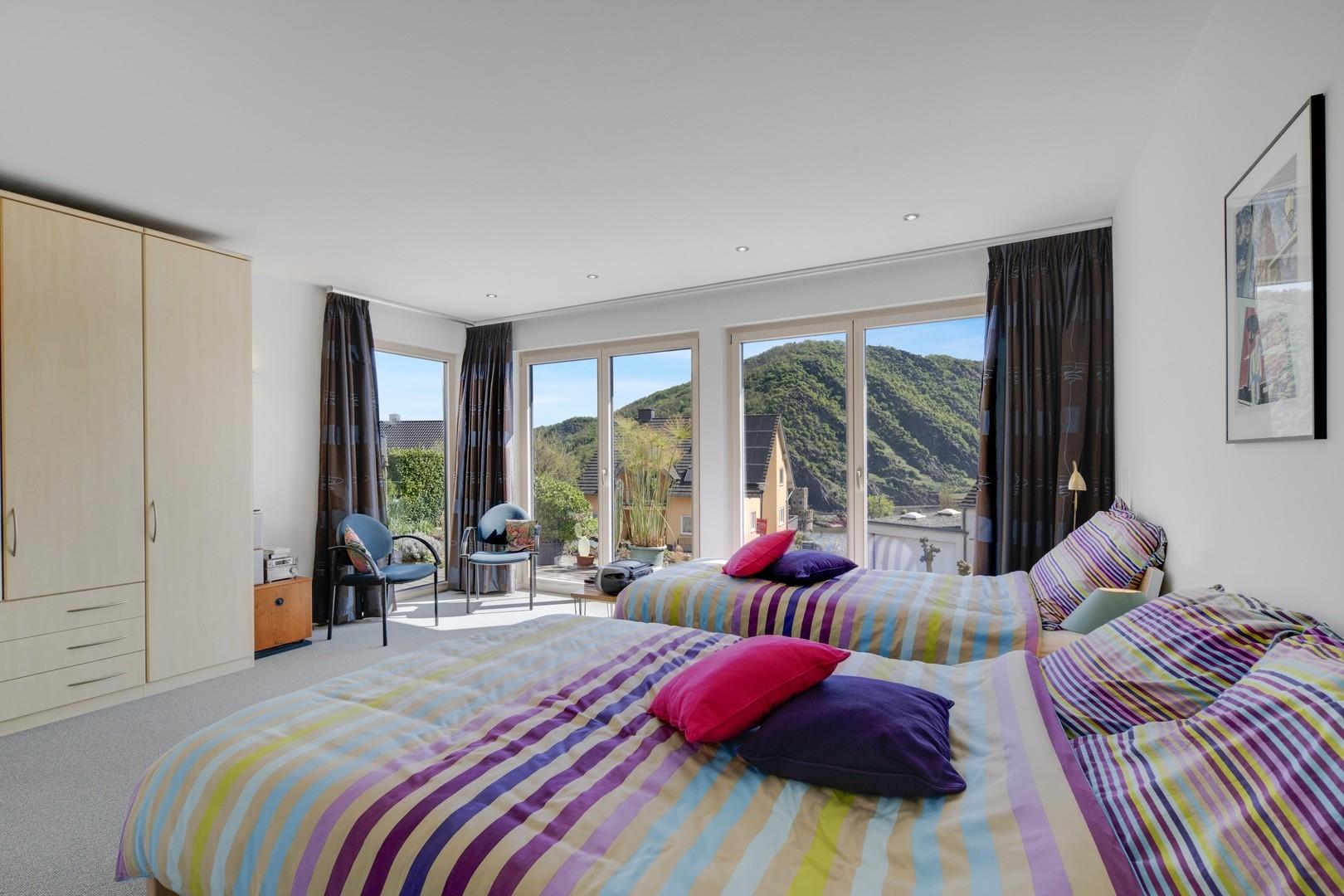 Schlafzimmer 1