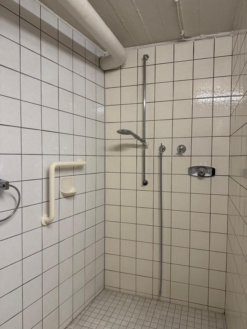 Dusche im Keller