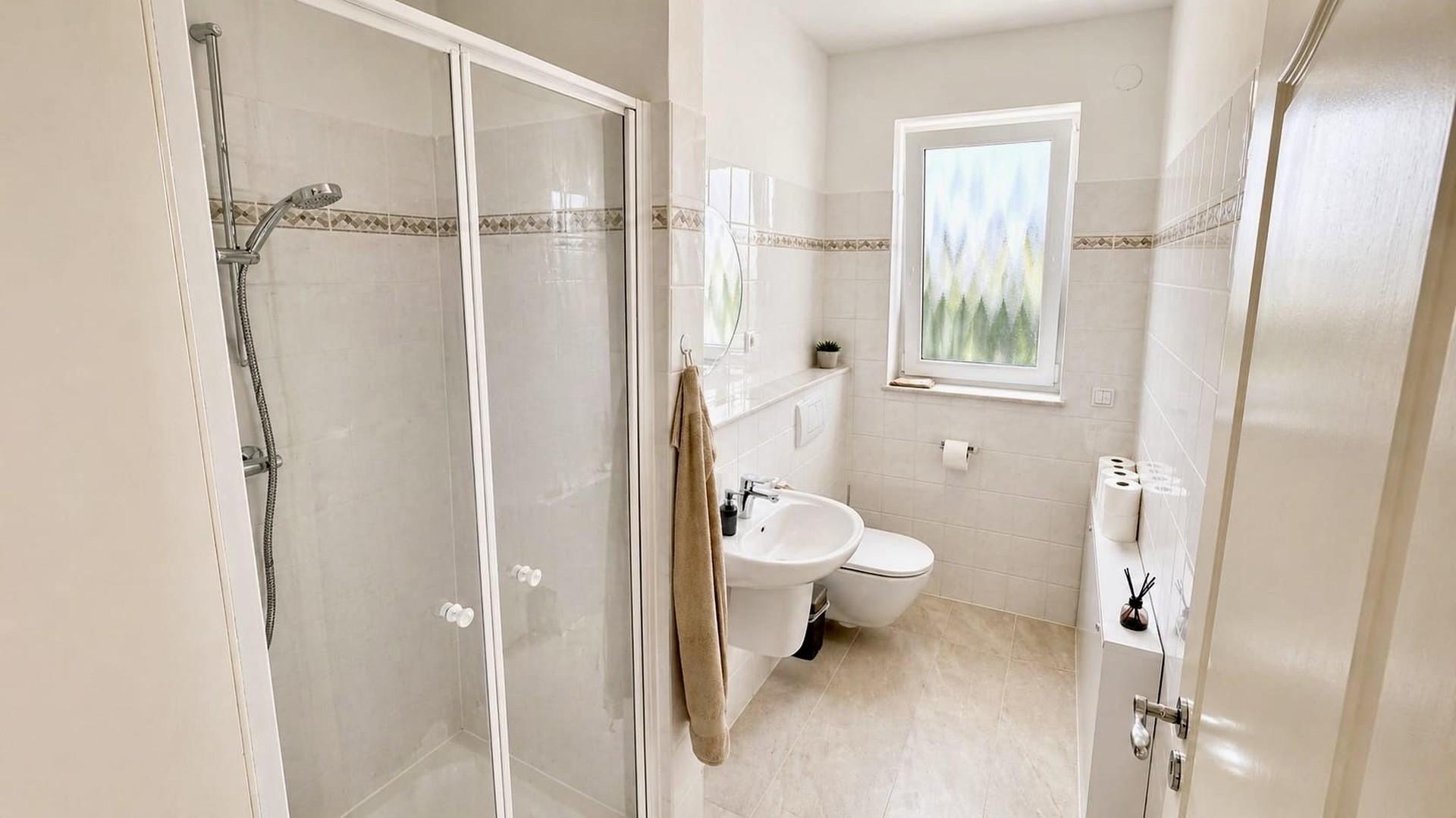 Gäste WC mit Dusche