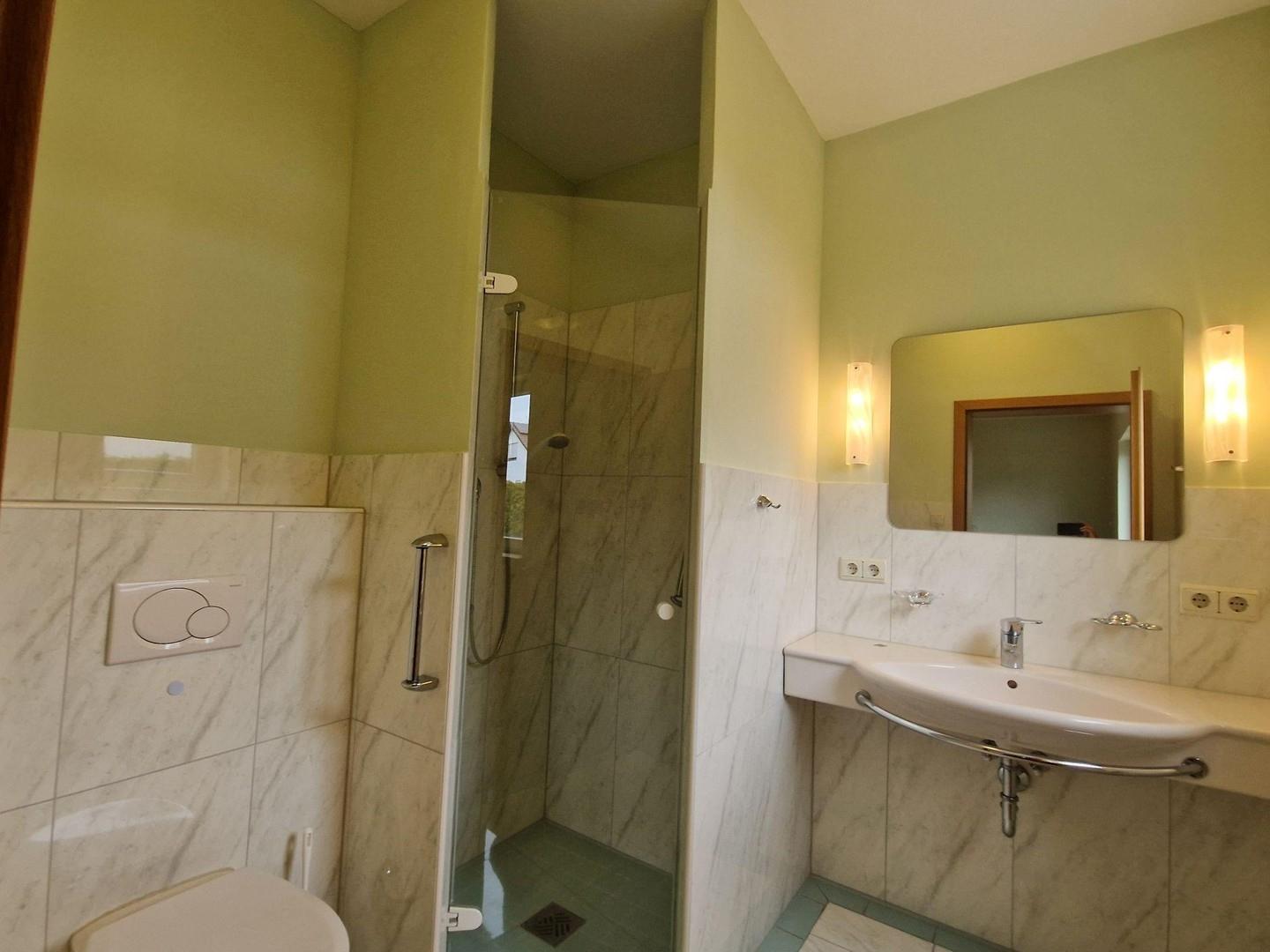 EG Duschbad zu Gastzimmer
