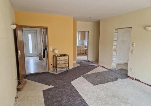 EG Esszimmer Blick zur Küche