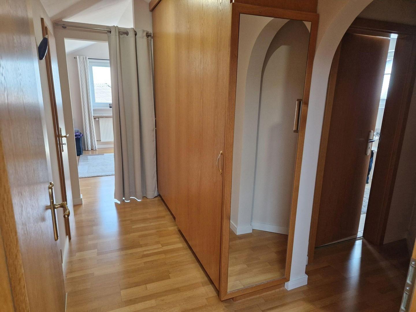 DG Ankleideflur zum Schlafzi.