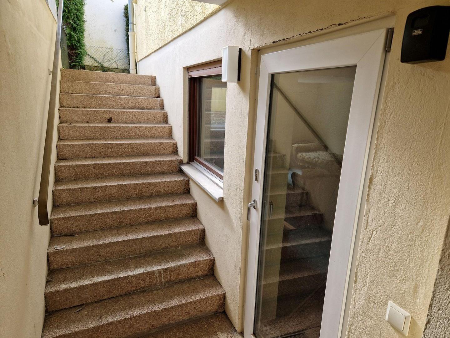 Treppe zum KG und Hobbyfläche