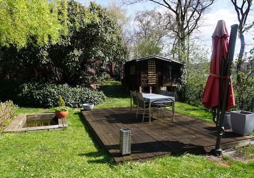 Gartenhaus und Terrassendeck
