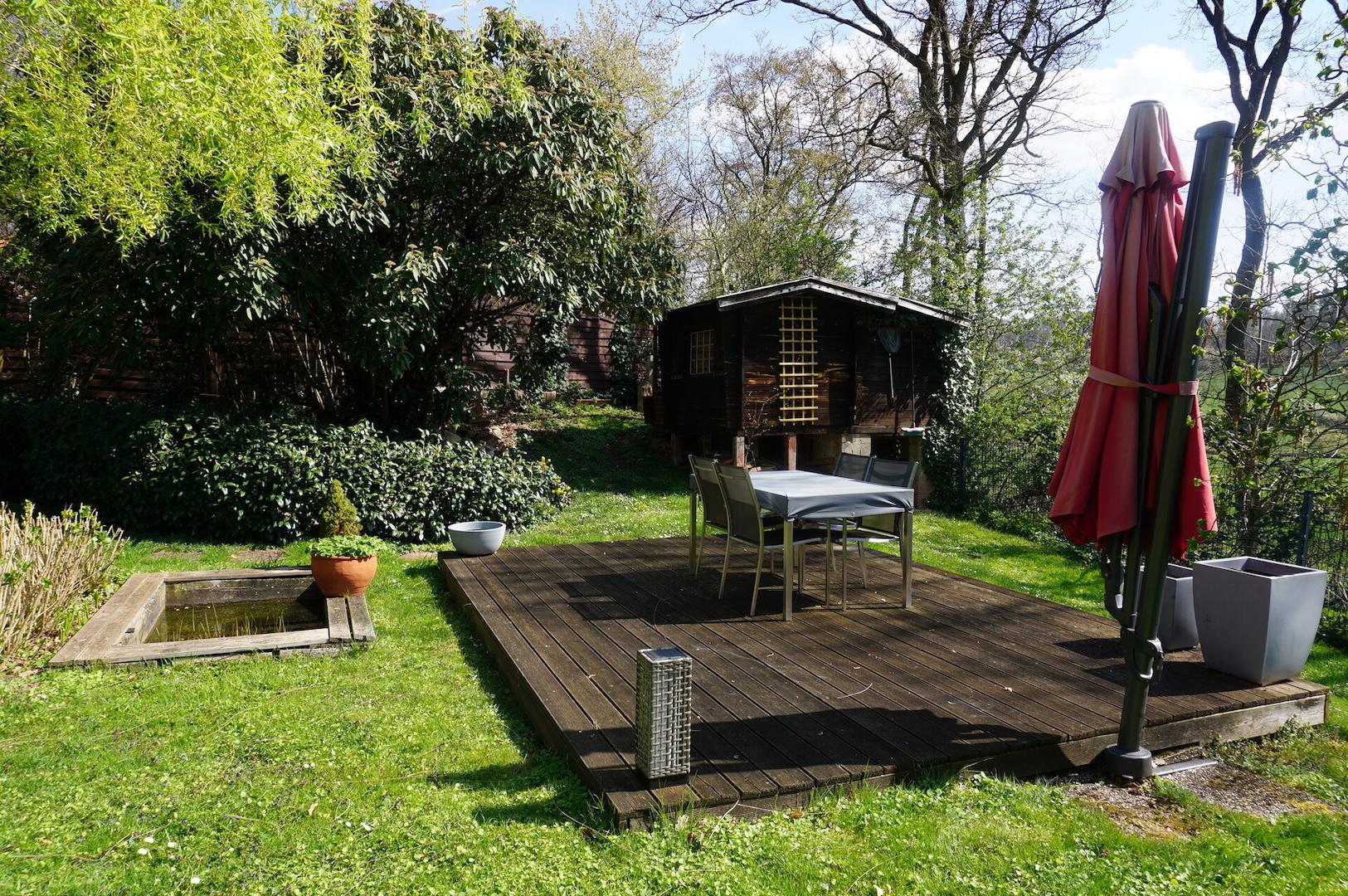 Gartenhaus und Terrassendeck