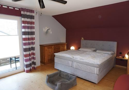 Schlafzimmer DG