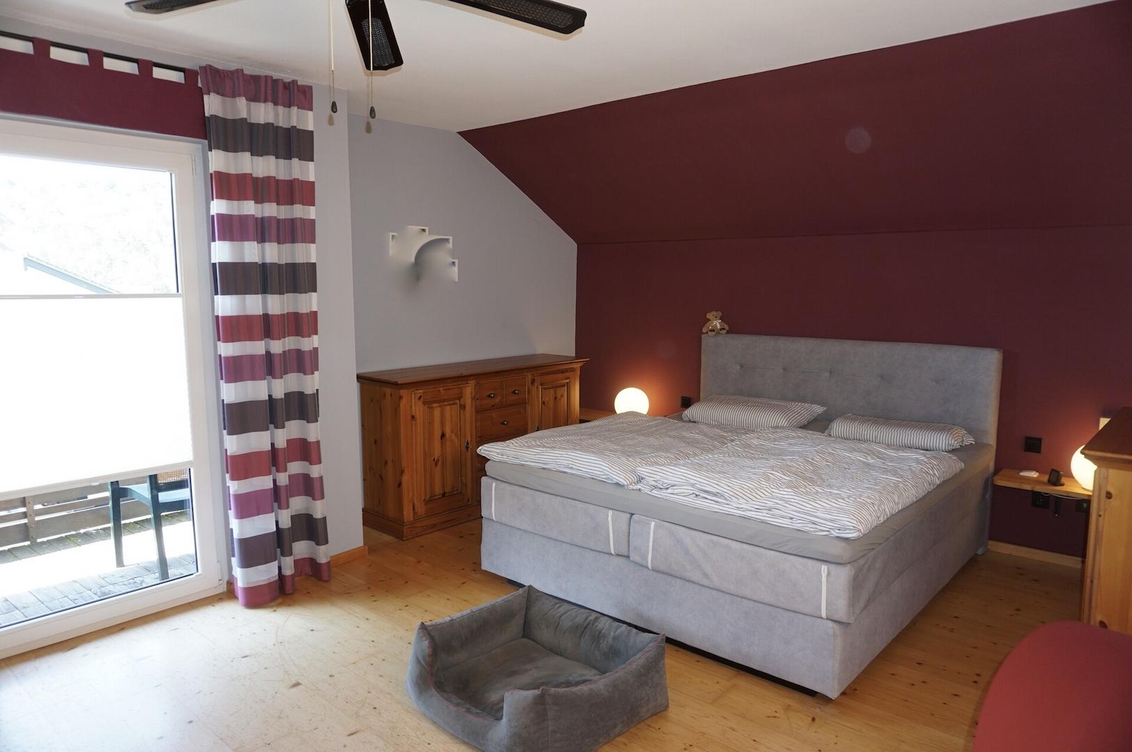 Schlafzimmer DG