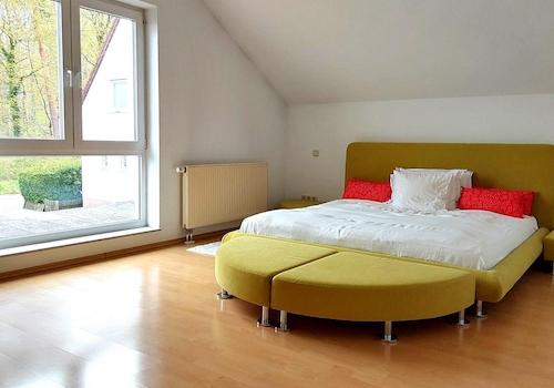 Geräumiges Schlafzimmer