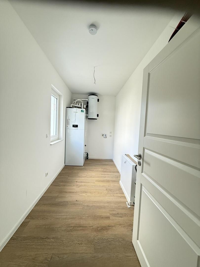 Anschlus- und Waschsraum