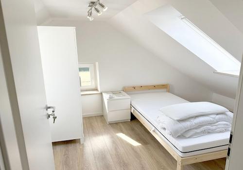 Zimmer 7   DG