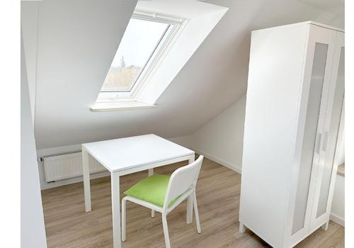 Zimmer 7   DG