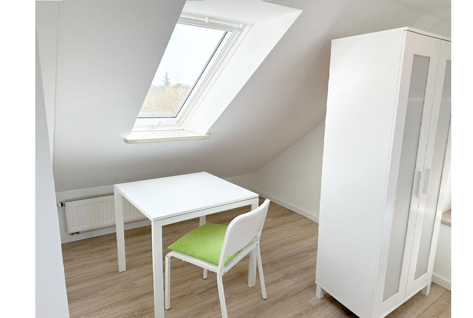 Zimmer 7   DG