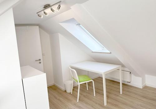 Zimmer 9   DG