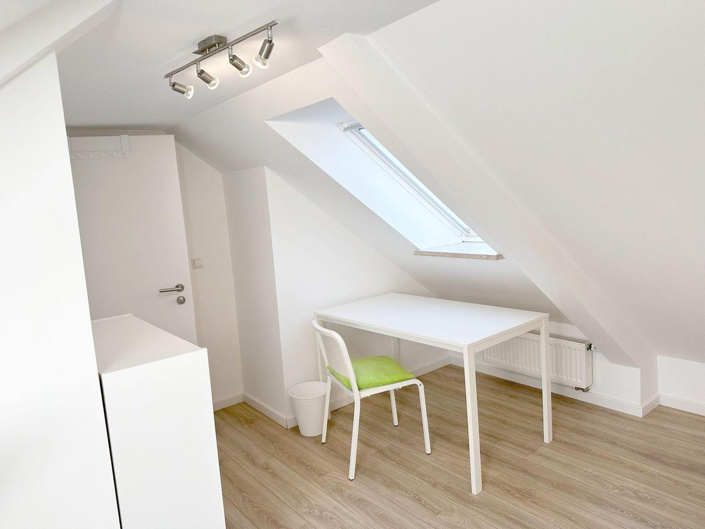 Zimmer 9   DG