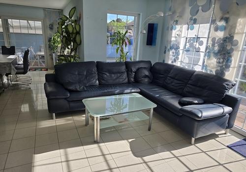 Wohnzimmer mit Esszimmer