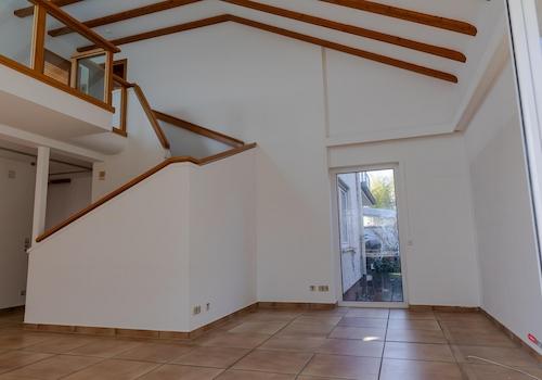 Wohnzimmer mit Kamin