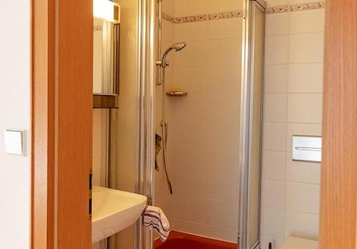 Duschbad EG