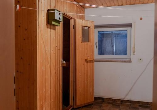 Sauna mit Dusche