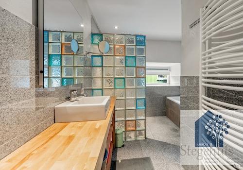 Badezimmer EG