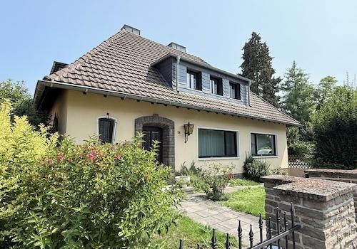 Straßenansicht