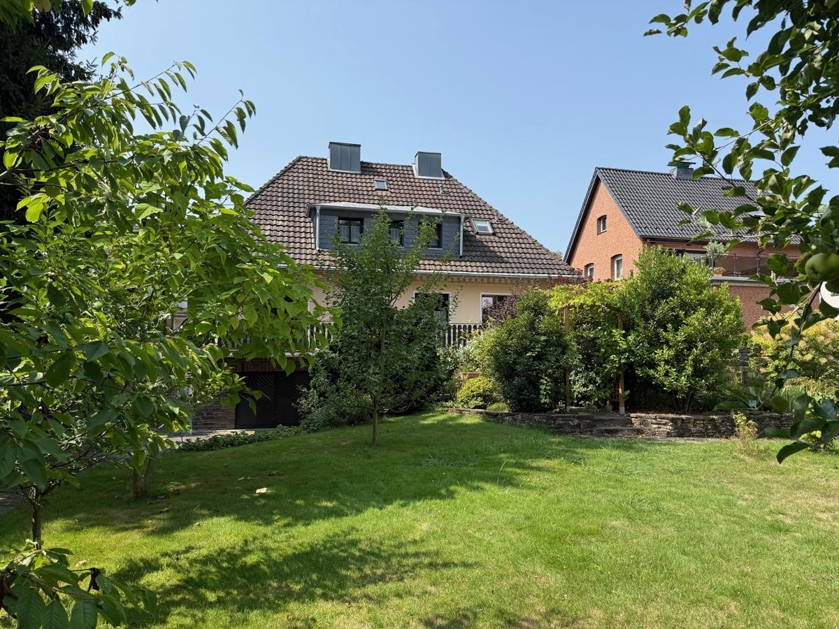 Garten und Rückansicht