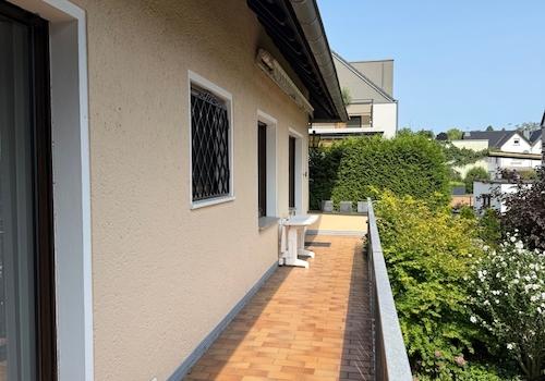 großer Balkon
