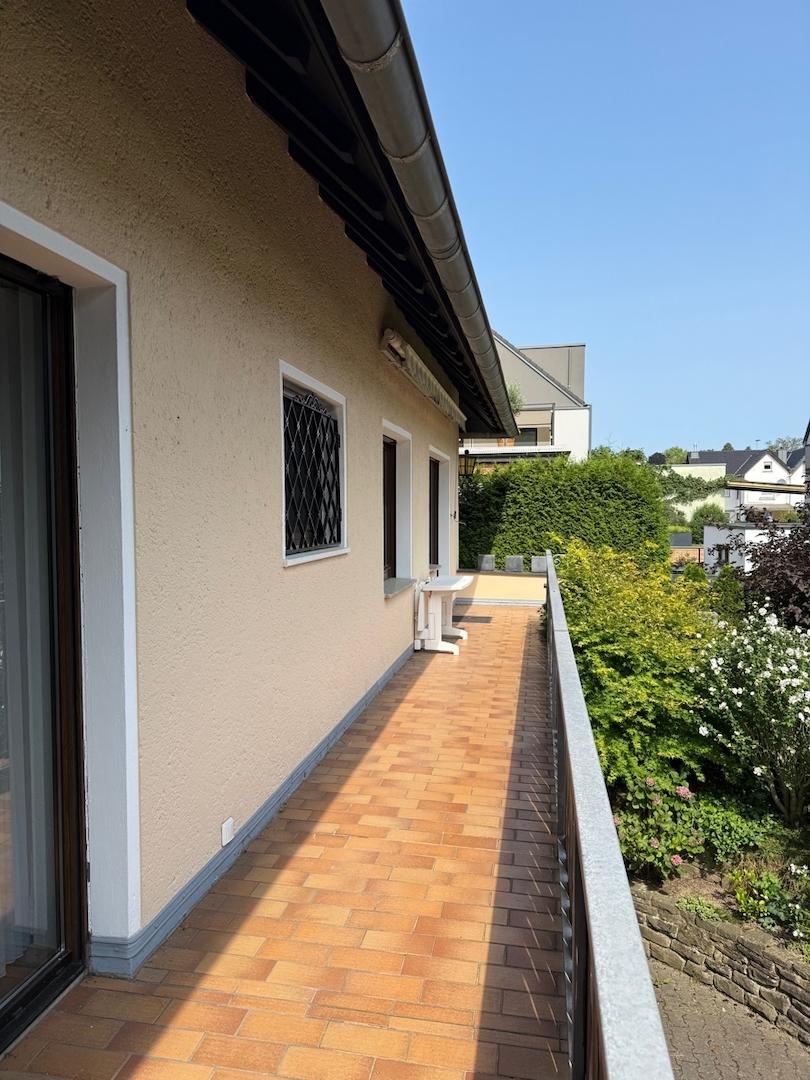 großer Balkon