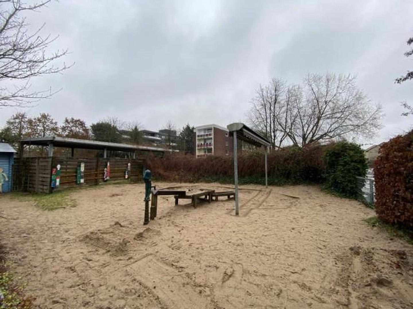 Garten mit Spielgeräten