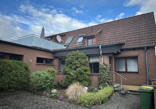 Vorderseite des Hauses