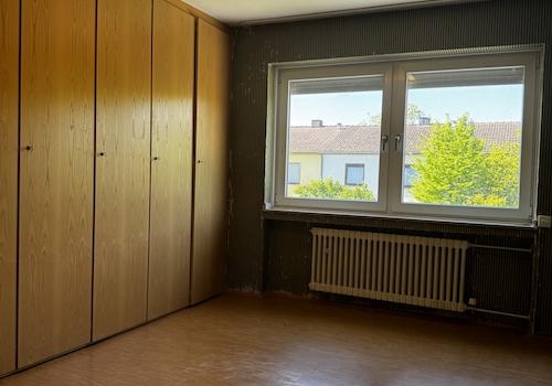 Schlafzimmer 1 mit Schränken