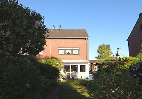Rückansicht mit Wintergarten