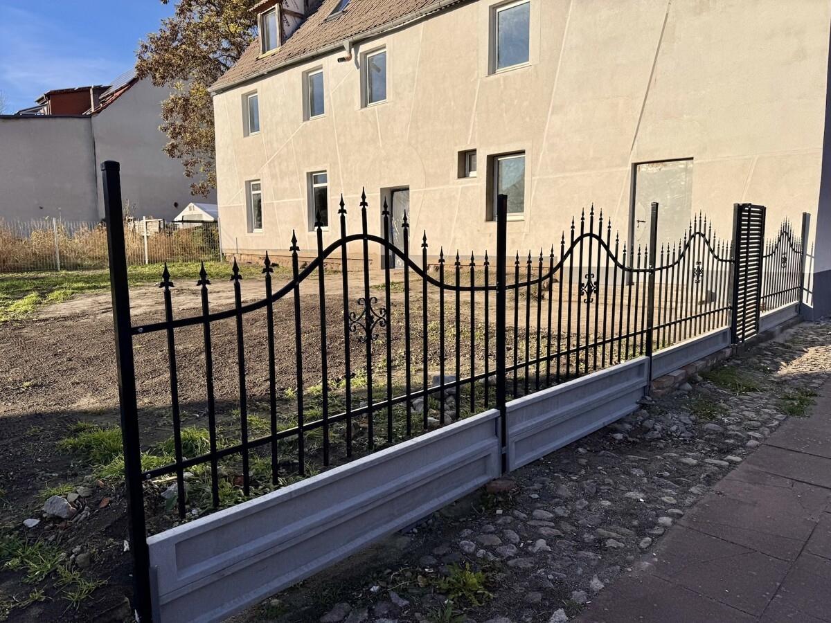 Eingezäunt