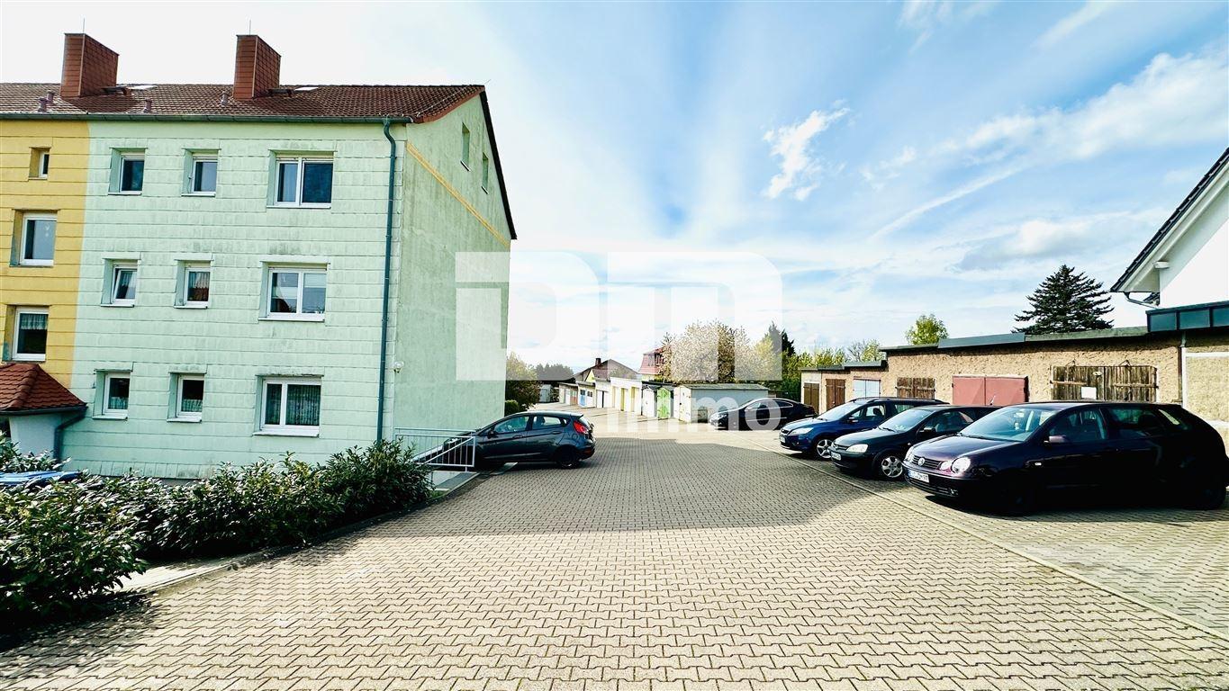 Zufahrt Garagen