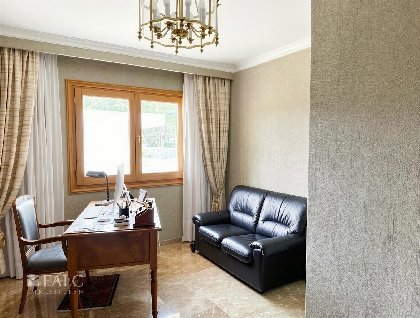 Arbeitszimmer
