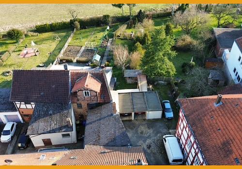 Blick auf das Nebengebäude