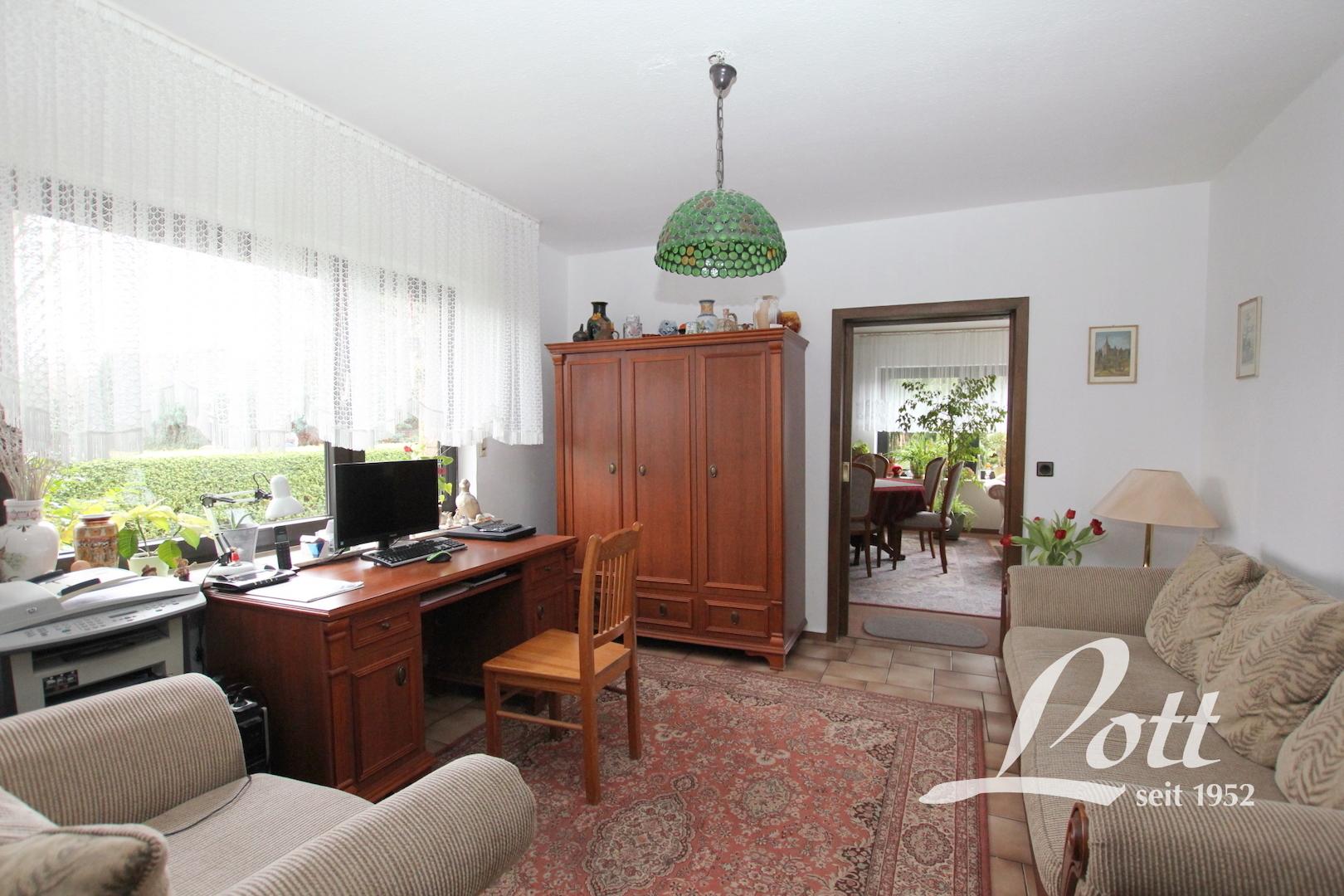 Essen zwischen Küche und Wohnzimmer (EG)