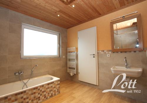 modernisiertes Badezimmer Erdgeschoss