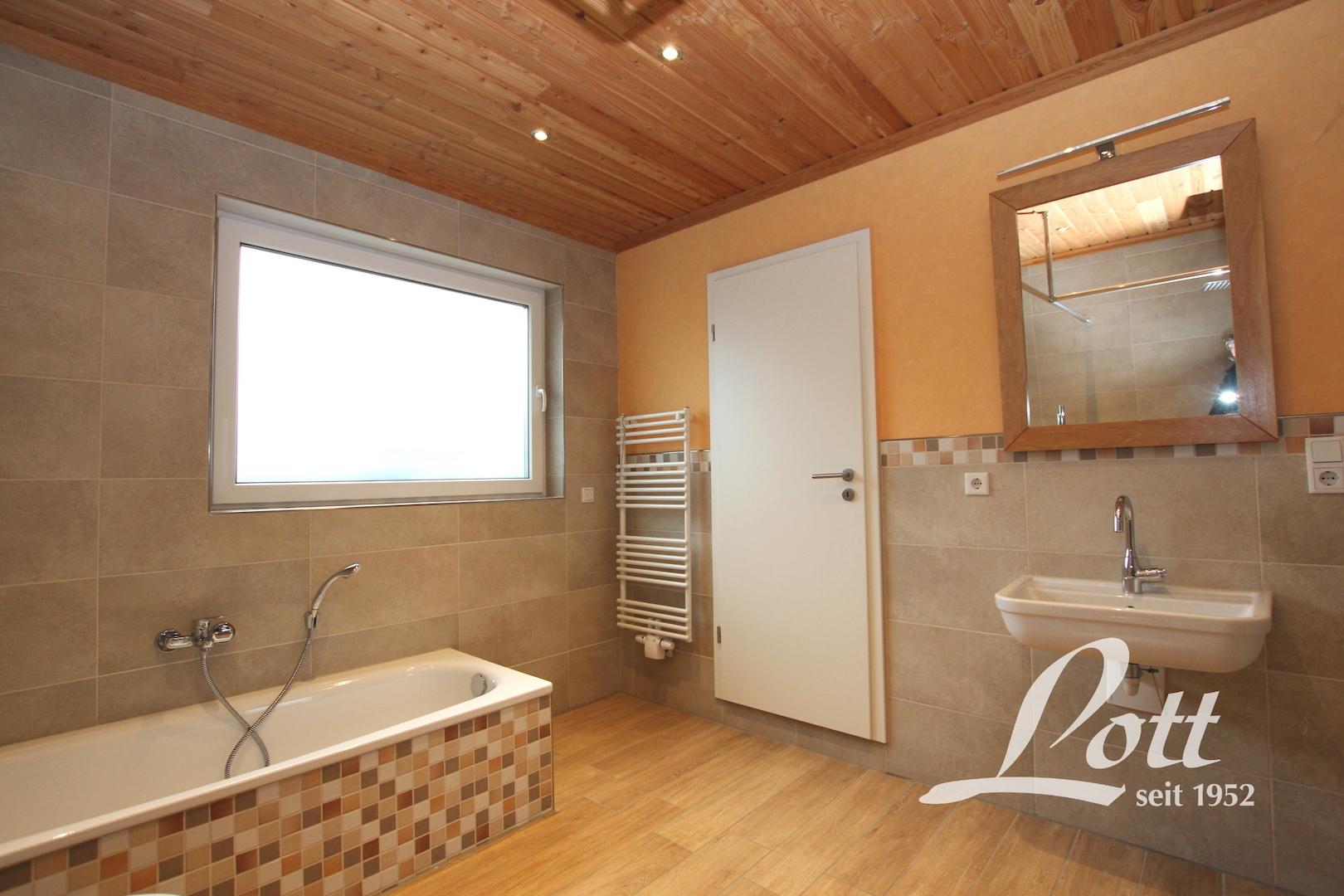 modernisiertes Badezimmer Erdgeschoss