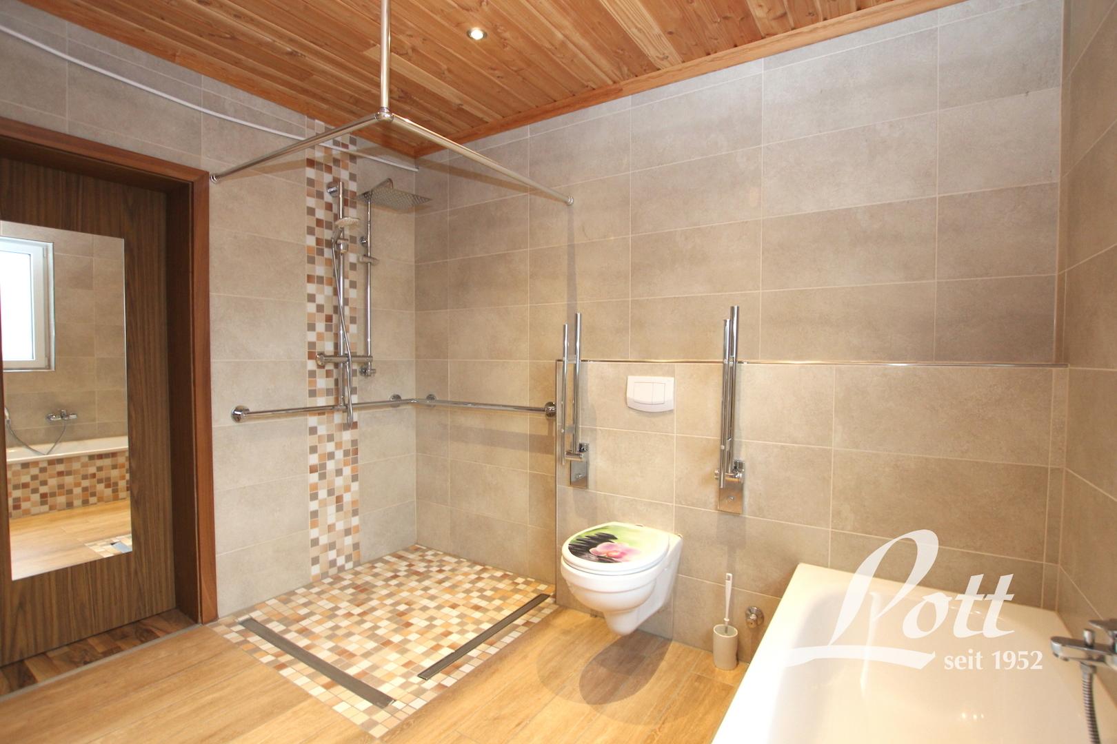 modernisiertes Badezimmer Erdgeschoss