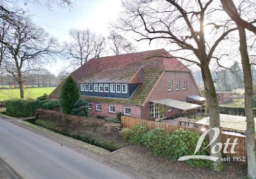 Straßenseitige Ansicht